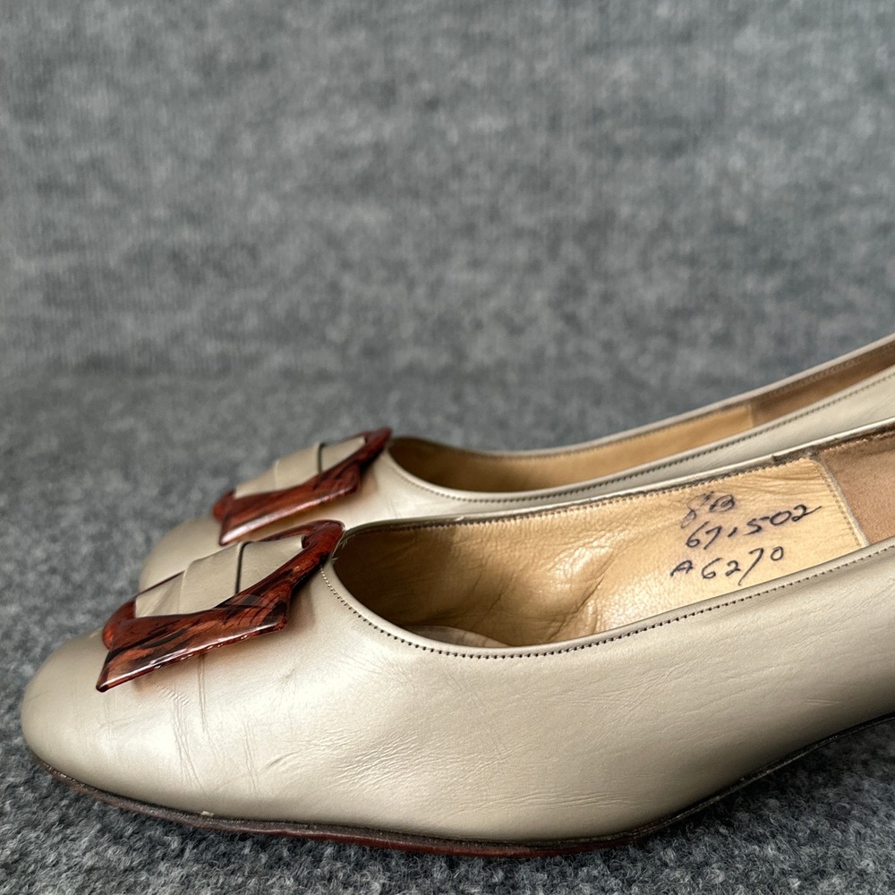 Vintage 60s Andrew Geller Pumps Womens 8B Beige Leather Buckle Kitten Heel Shoes - Picture 3 of 14